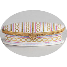 Load image into Gallery viewer, Porcelain box by Le Tallec of Paris. France, c.1948.