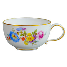 Load image into Gallery viewer, Meissen cups and saucers, Marcolini period, Germany, c. 1800.