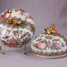 Load image into Gallery viewer, Pair of Rose Medallion covered vases, China, mid 19th century
