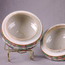Load image into Gallery viewer, Pair of Rose Medallion covered vases, China, mid 19th century