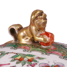 Load image into Gallery viewer, Pair of Rose Medallion covered vases, China, mid 19th century