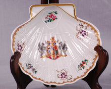 Load image into Gallery viewer, Samson Porcelain Scallop Shell Dish with a Coat of Arms