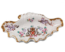 Load image into Gallery viewer, Samson and Cie. Shell shaped dish